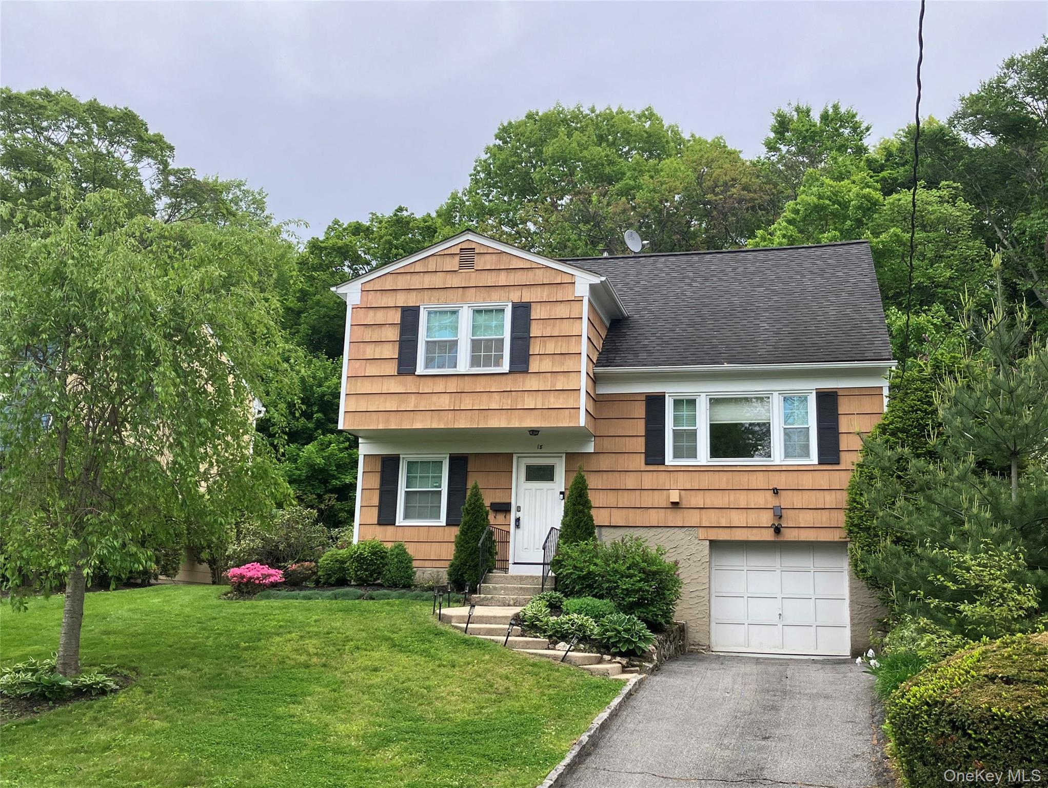 Immaculately maintained 3-bedroom, 2.5-bath home in a great neighborho...