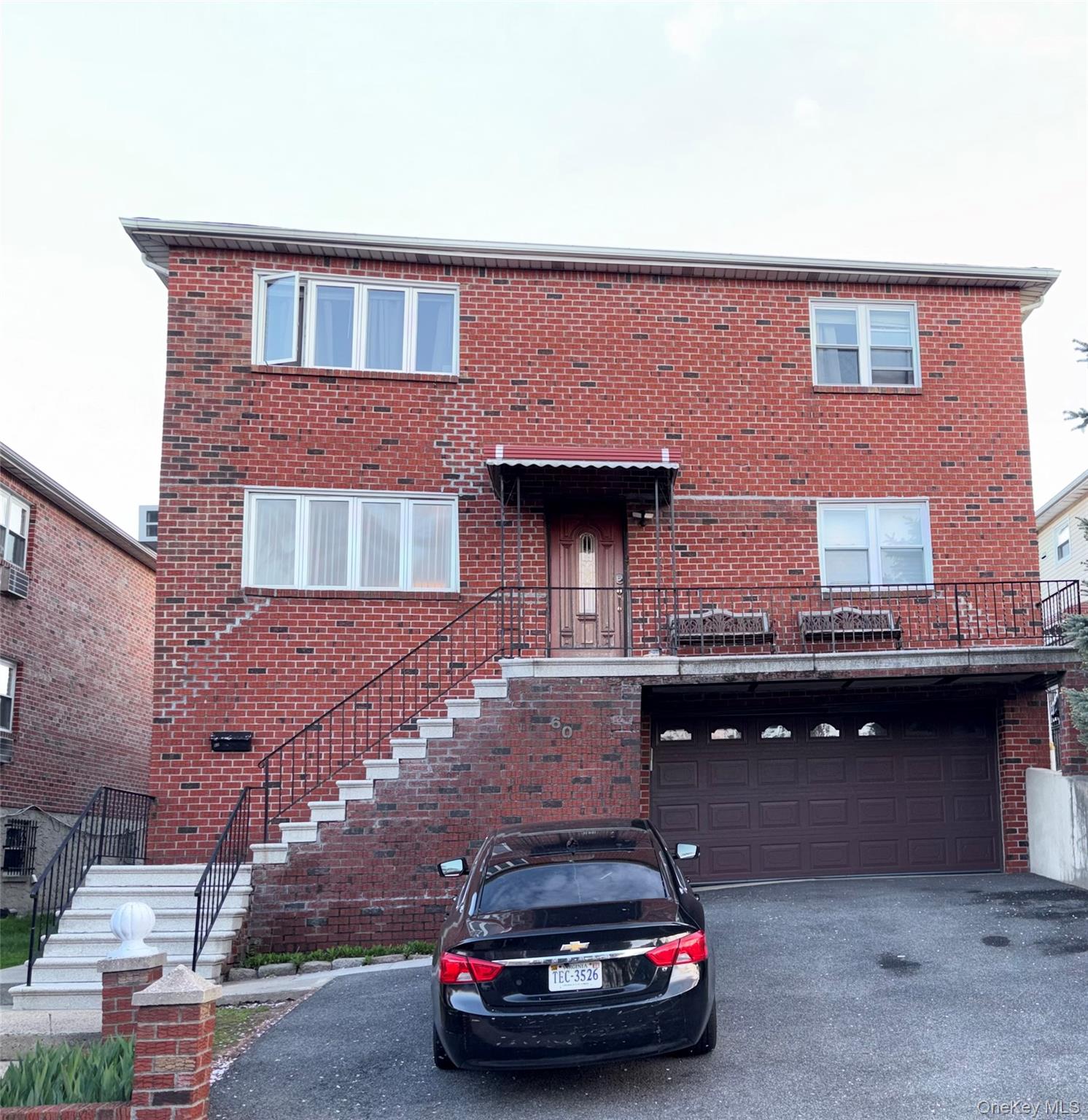 Large two family with in law apt on private cul-de-sac. Two large 3 be...