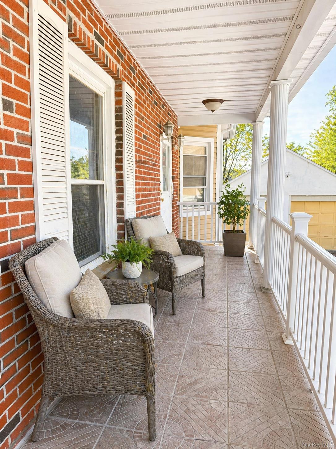 Beautiful apartment located in a convenient area of Yonkers, just minu...