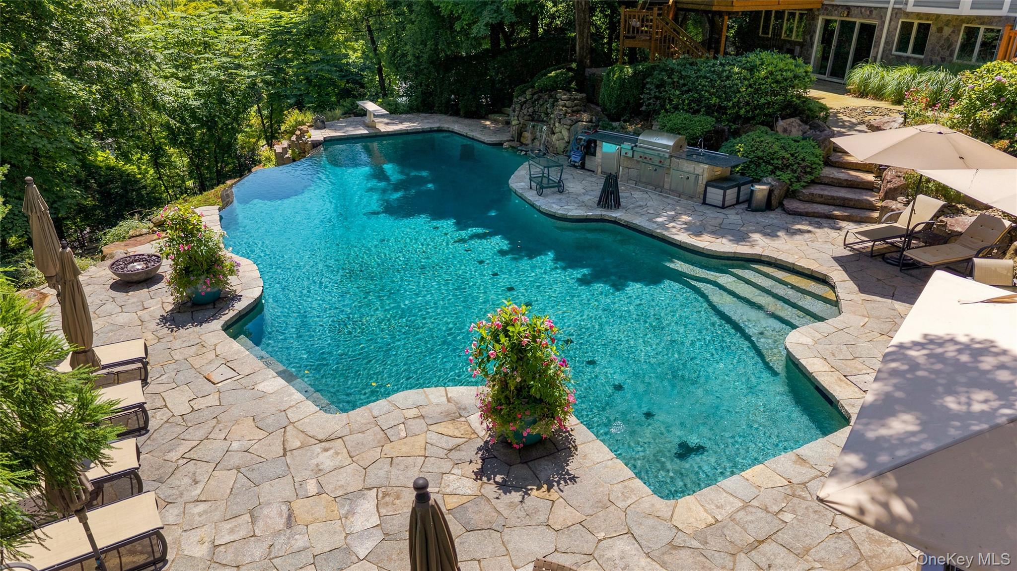 Photo 4 of this property