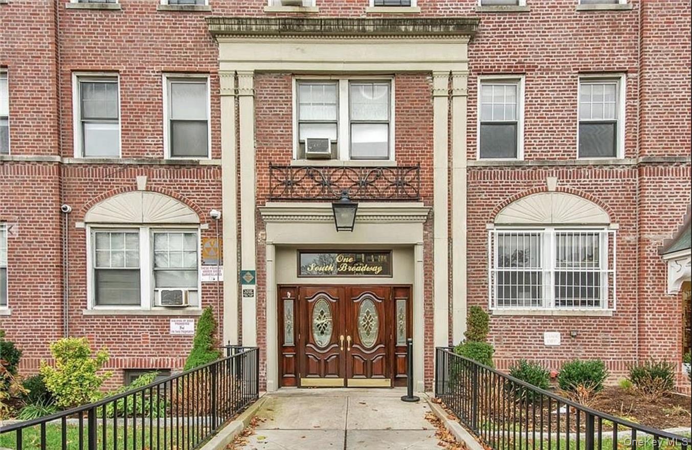 Large Studio apartment, hardwood floors throughout main living space,...