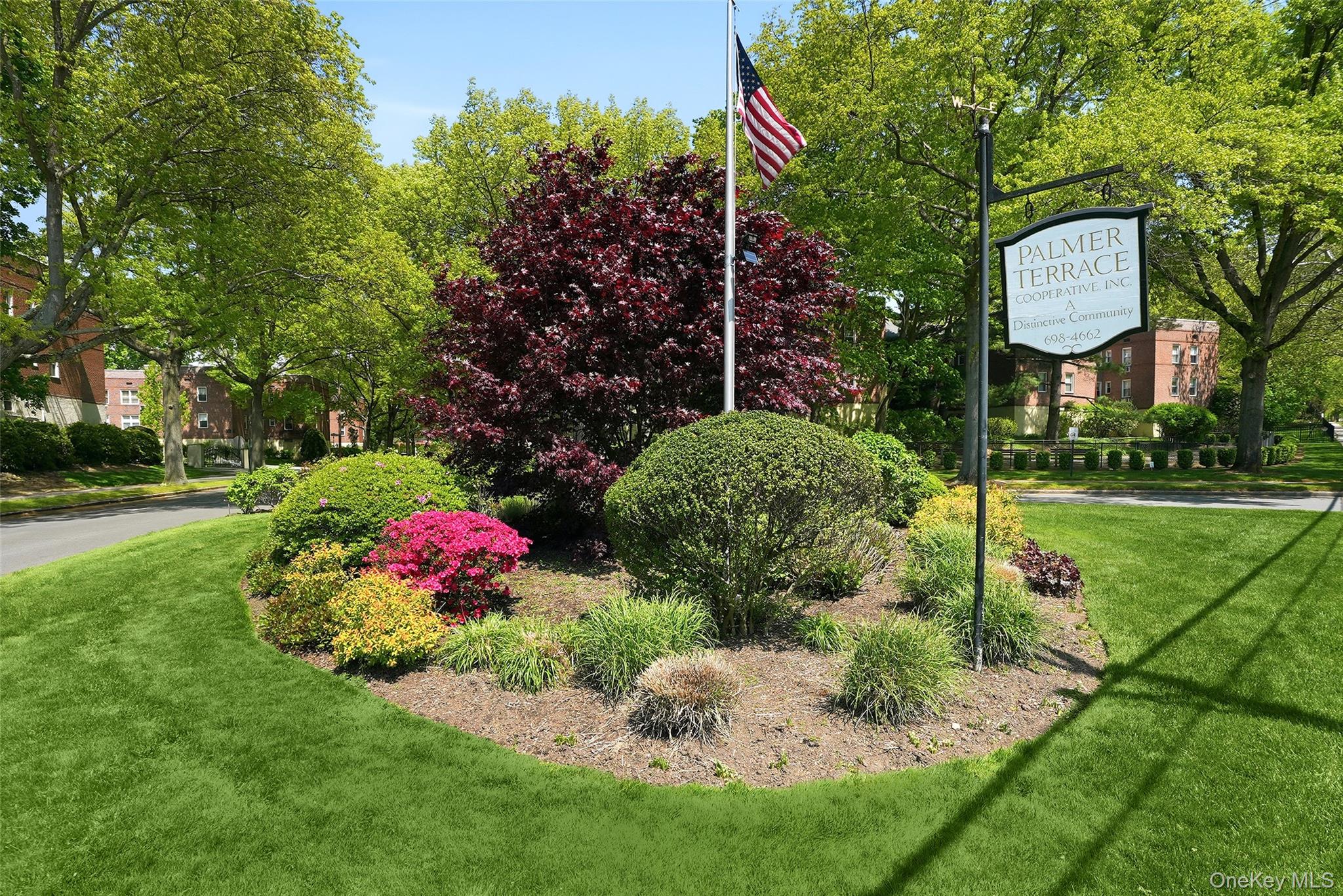 Welcome to sought-after Palmer Terrace in the heart of Mamaroneck! Thi...