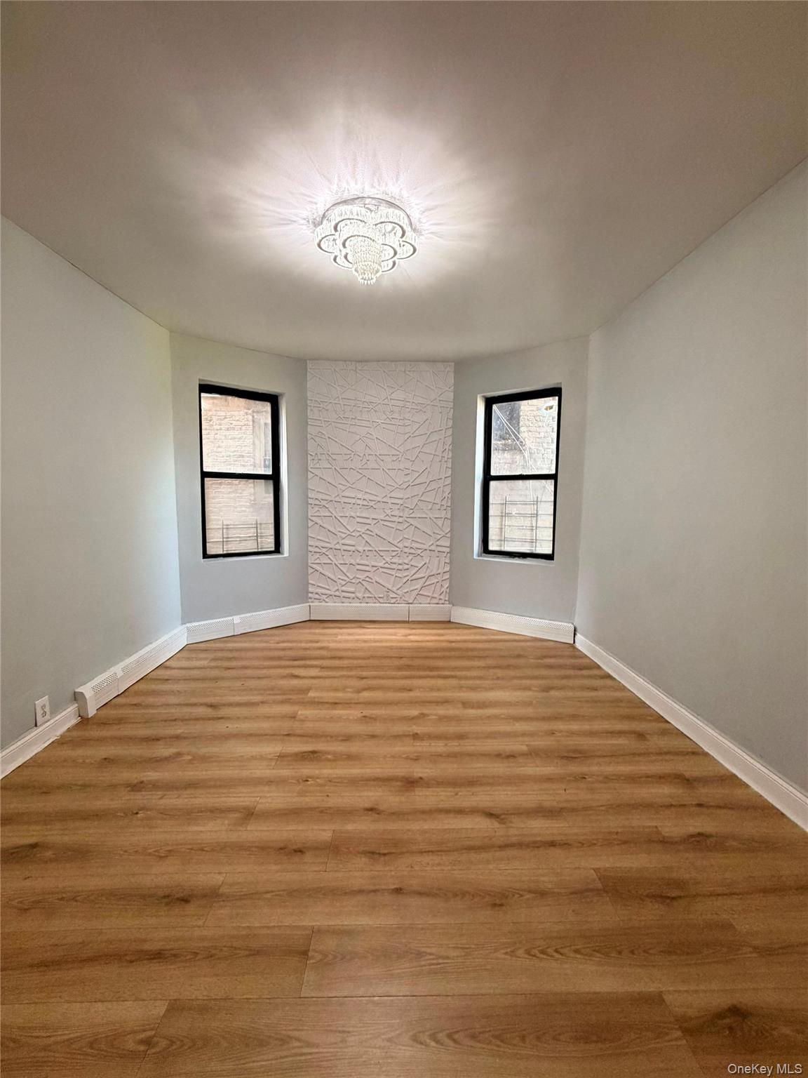 BIG Spacious 4-Bedroom Apartment Welcome to this generously sized firs...
