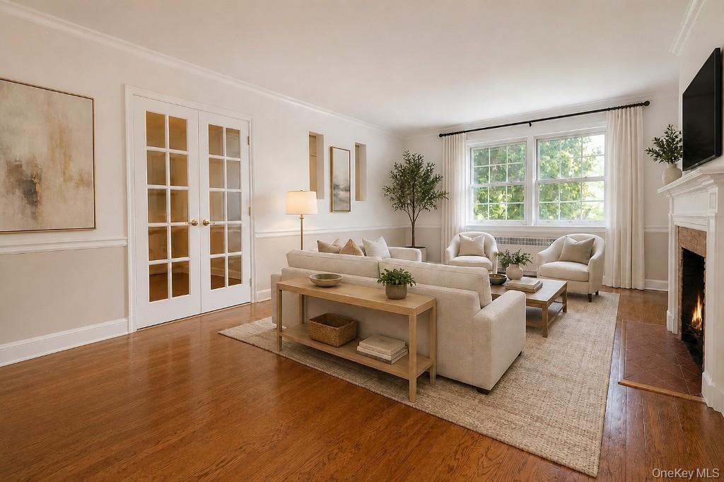 Dog Friendly, Two Bedroom, Two Bath, Mint-condition co-op with walk-to...