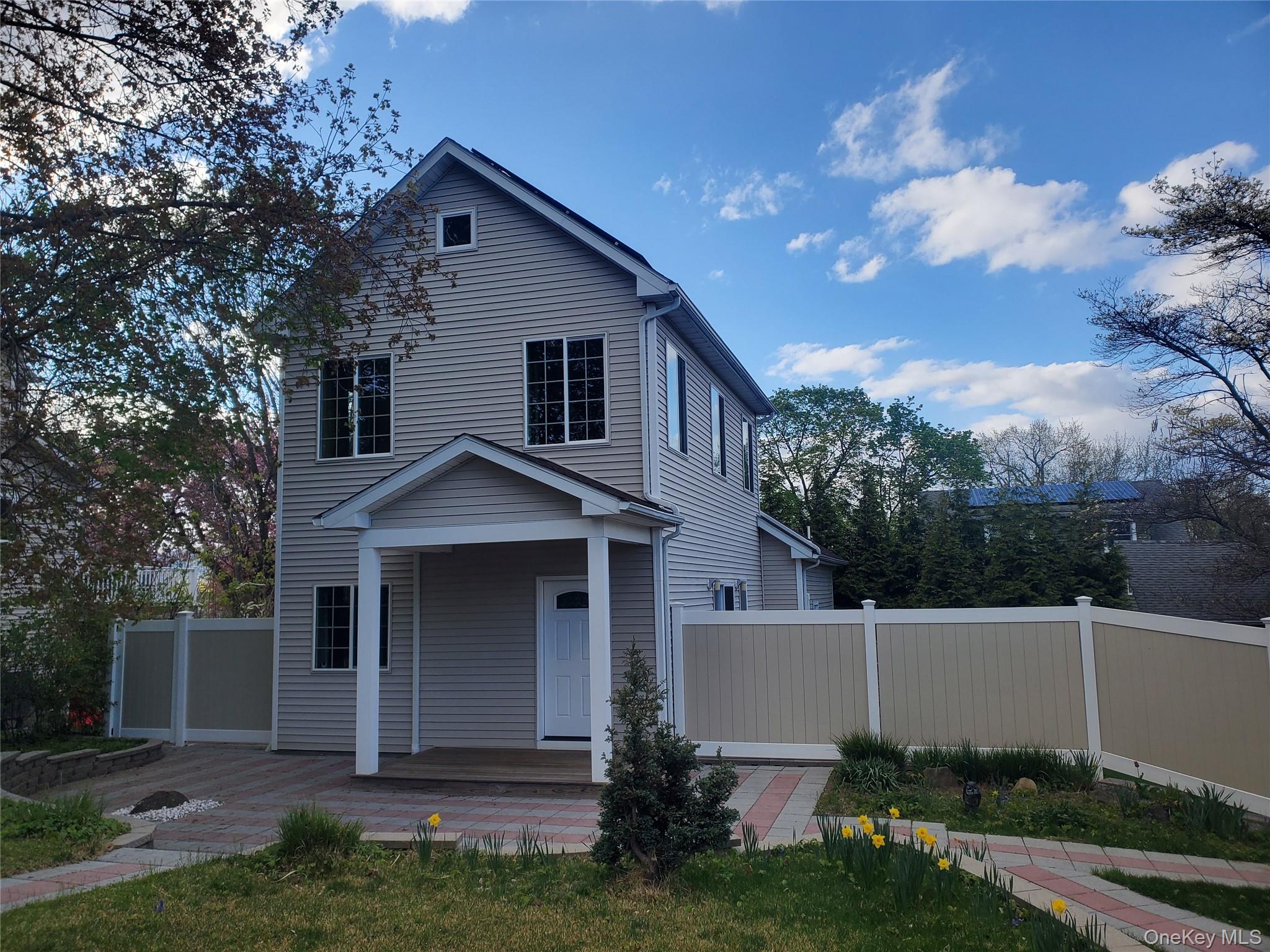 The house was rebuilt in 2016-2018. The well-maintained and move-in re...