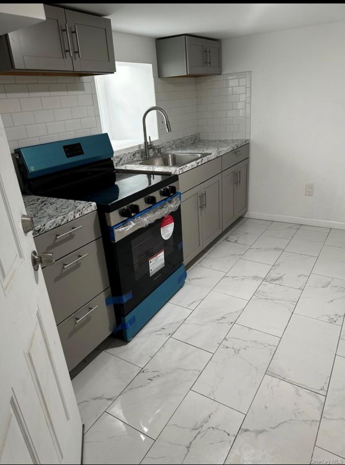 COMPLETELY UPDATED 1-BEDROOM BASEMENT APARTMENT PRIVATE & MOVE-IN READ...