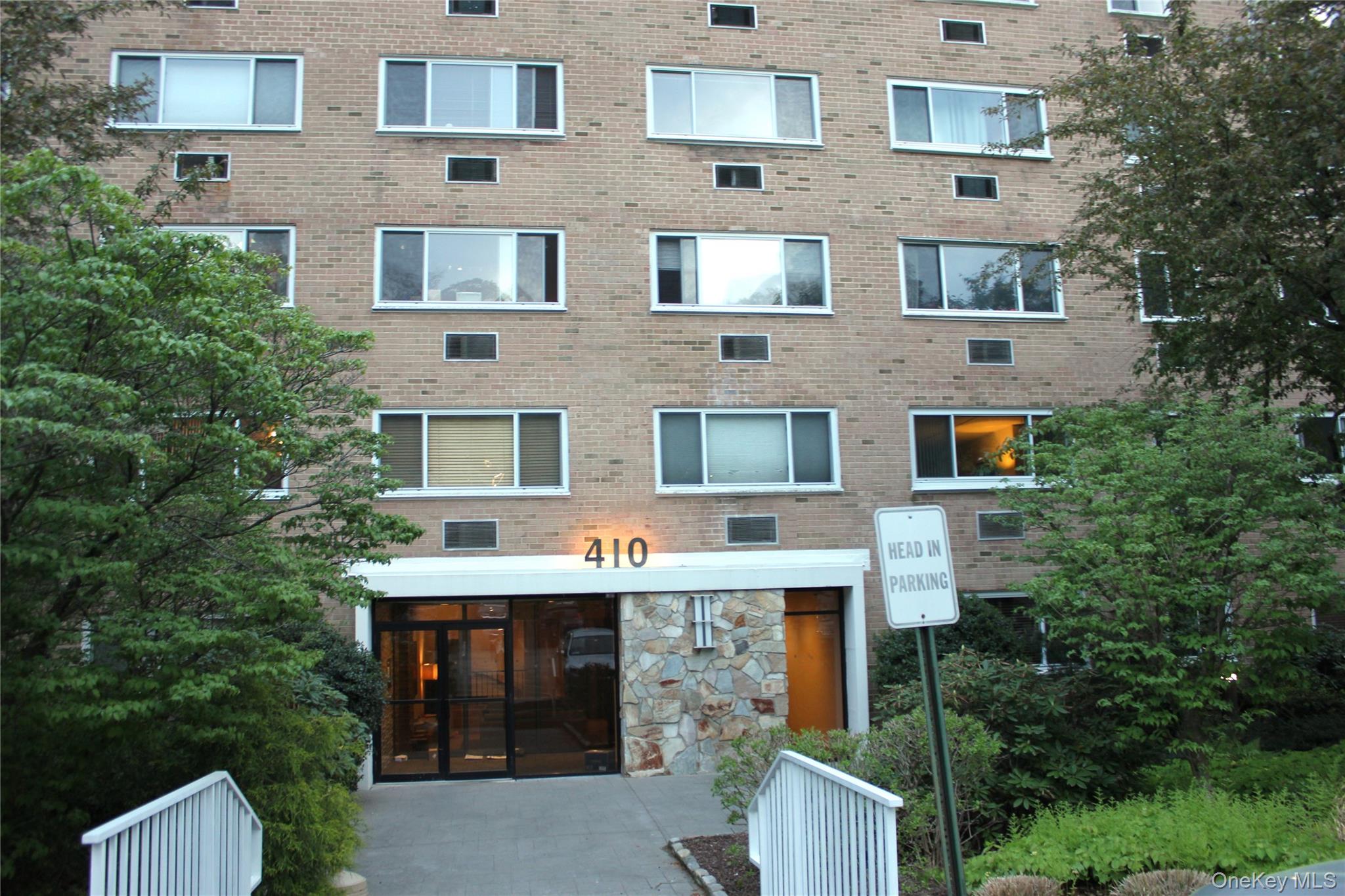 Don’t miss out on this bright 1-bedroom, 1-bath condo in Tarrytown, fe...