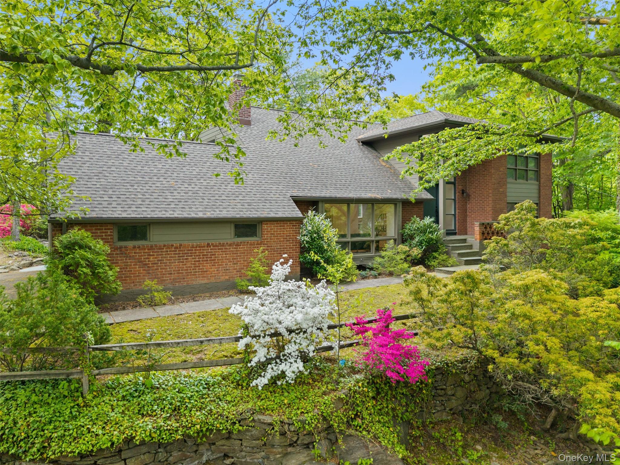 Nestled at the end of a quiet cul-de-sac in the highly desirable Bonni...