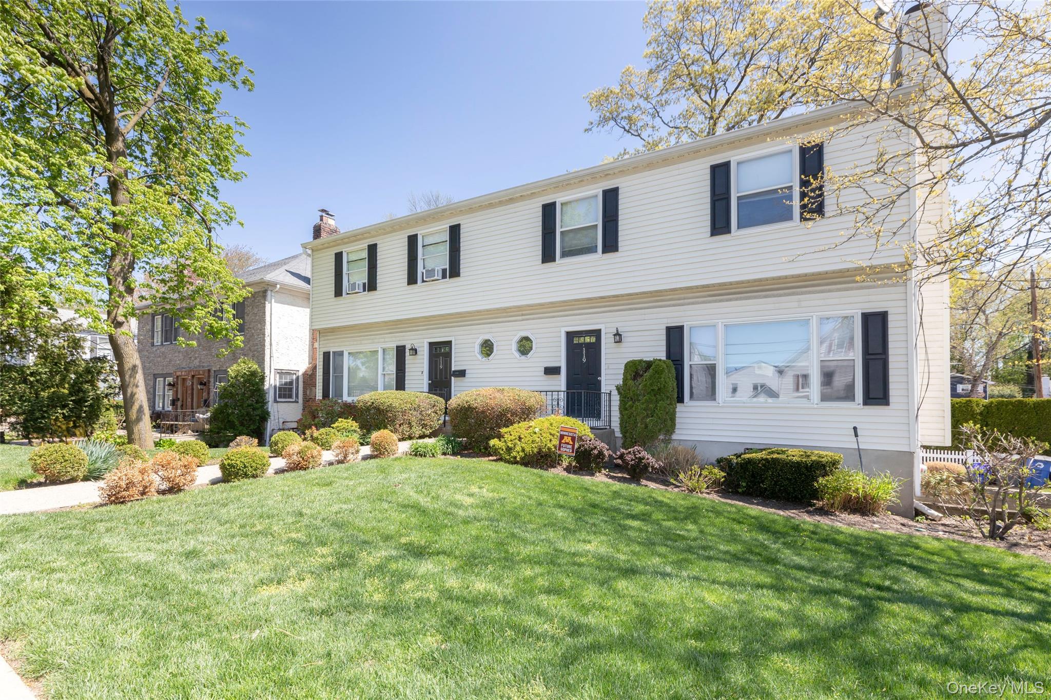 Beautifully maintained and spacious townhouse-style rental in the hear...