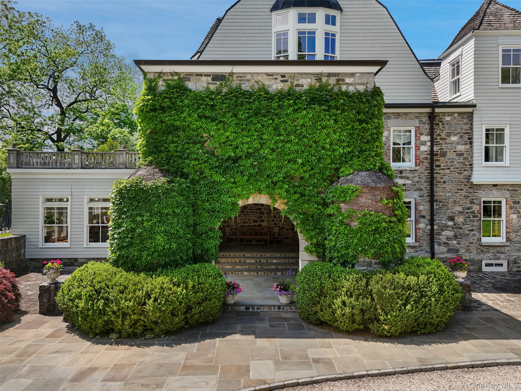 Photo 4 of this property