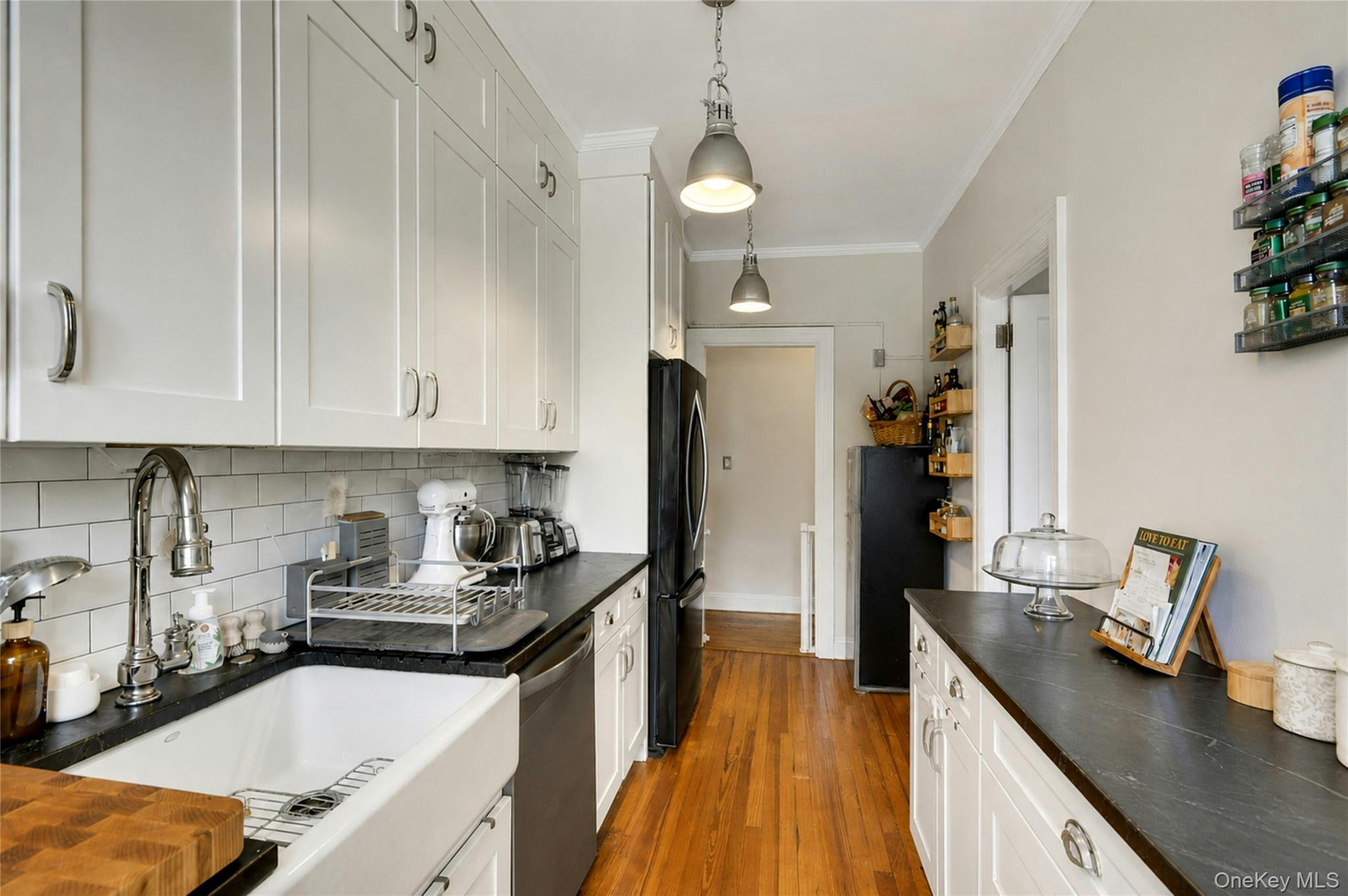 Photo 6 of this property