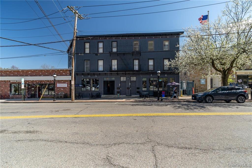 Welcome to 118 Grand St located right in the center of Croton on the H...
