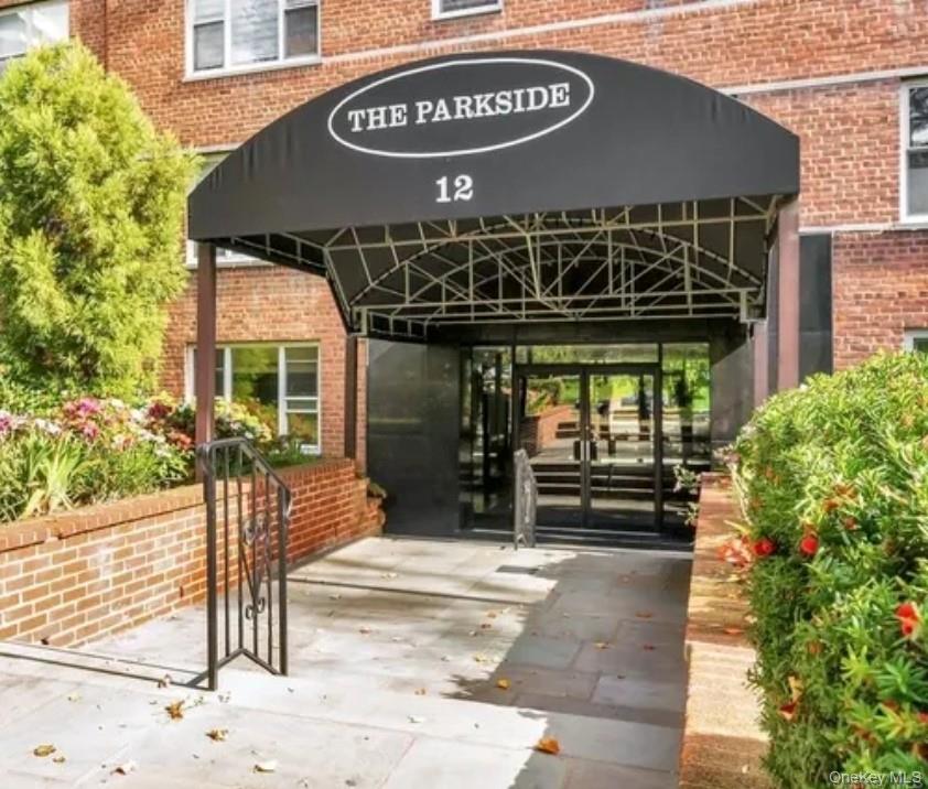 Welcome to 12 this well-maintained 1-bedroom, 1-bath apartment offerin...