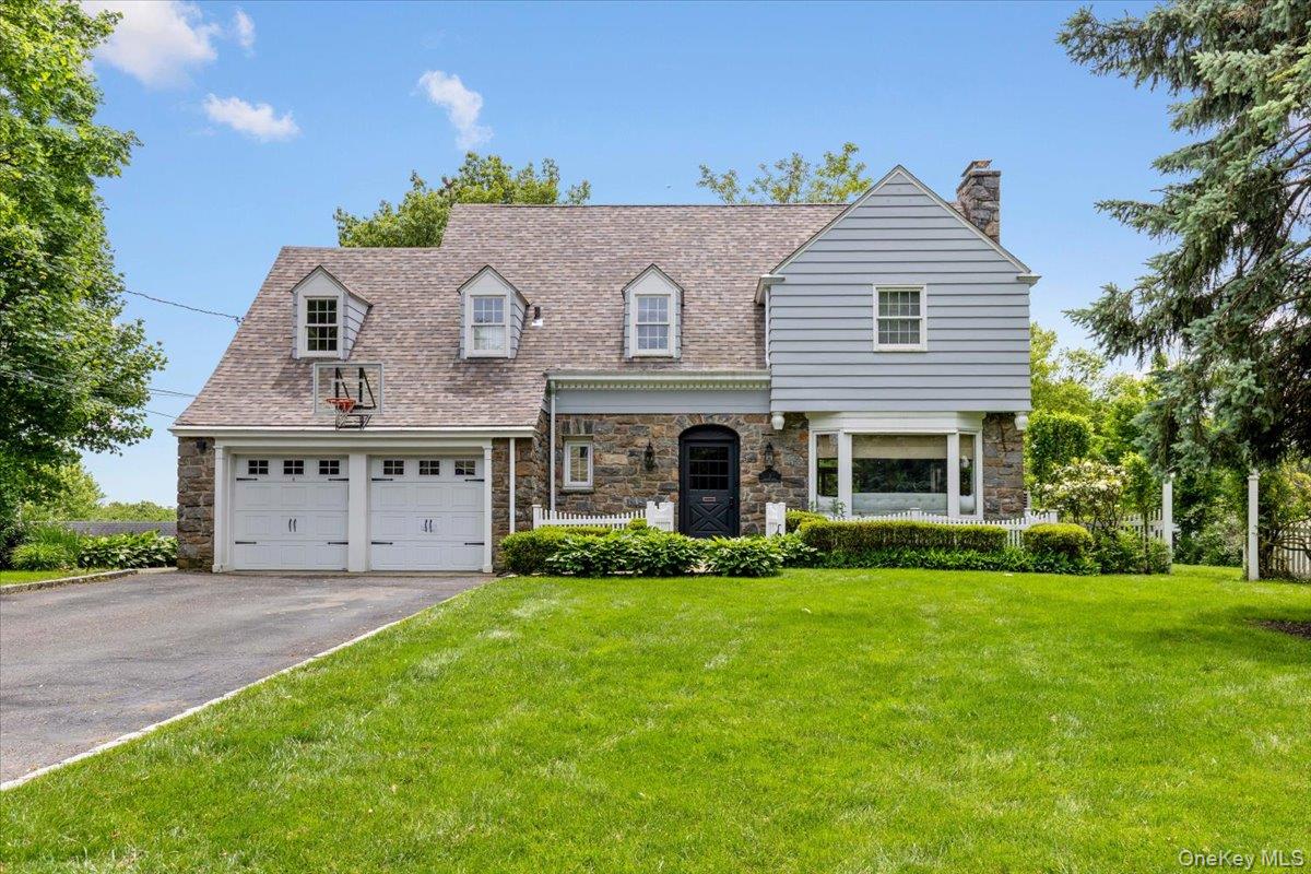 Welcome to this beautiful home in the sought-after Greyrock Park water...