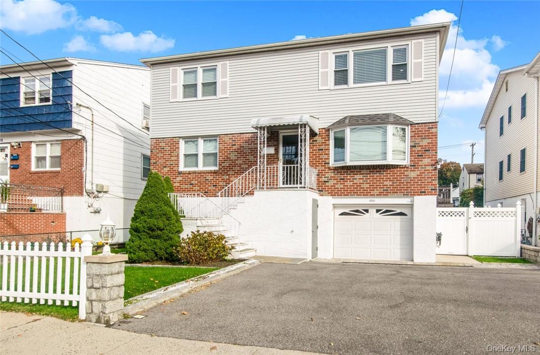 Move right in to this Bright and spacious 2nd floor unit of a two fami...