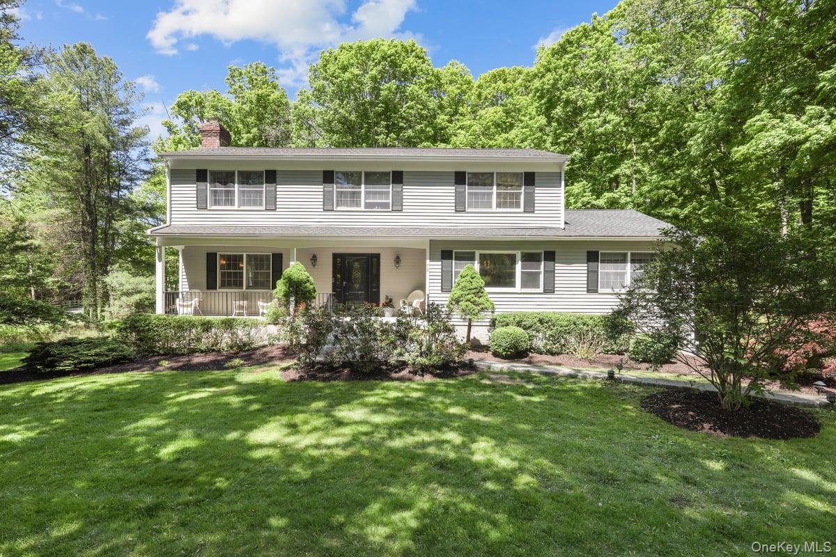 Looking for convenience, comfort and style? This Bedford Village colon...
