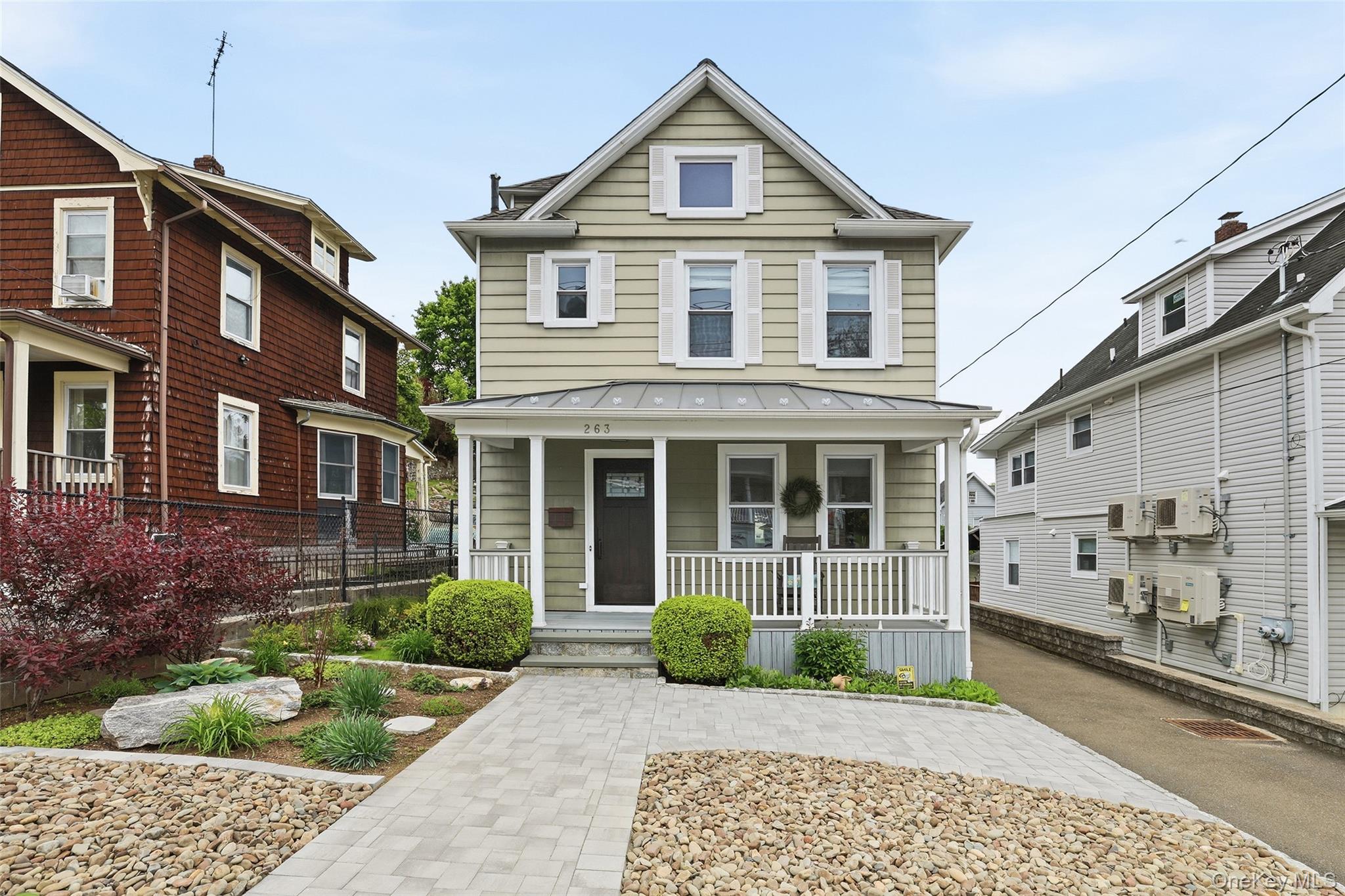 Set behind beautiful gardens and meticulously maintained with pride of...