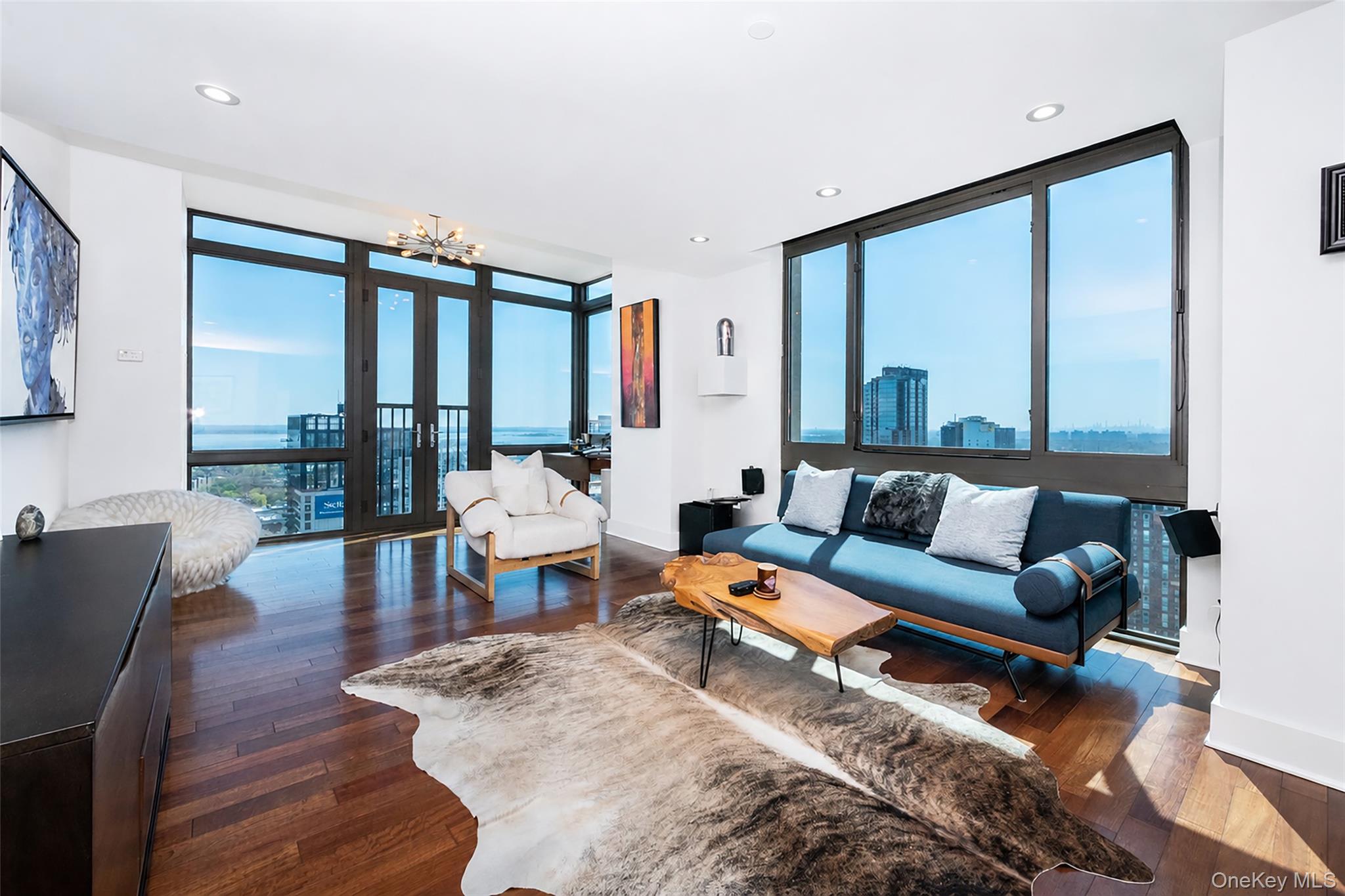 Perched on the 31st floor of Trump Plaza New Rochelle, this spacious t...