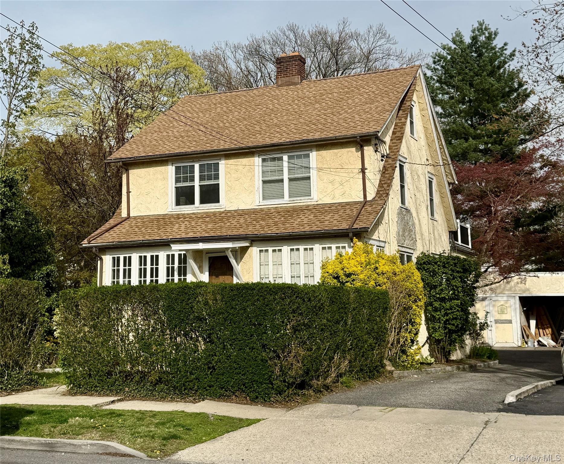 Beautifully updated 3-bedroom, 1-bath 2nd floor apartment located in t...