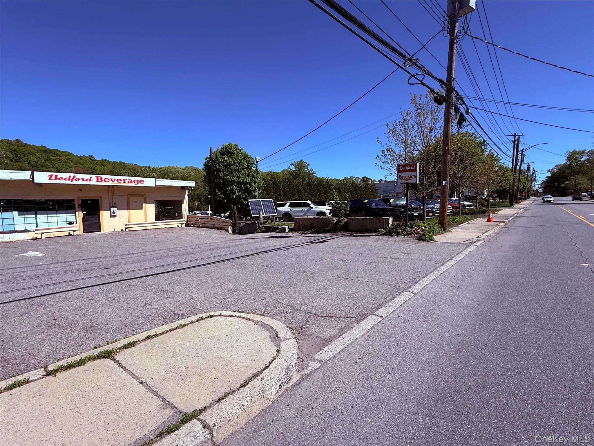 FOR LEASE – 545 North Bedford Road, Bedford Hills, NY ±2,947 SF | Divi...