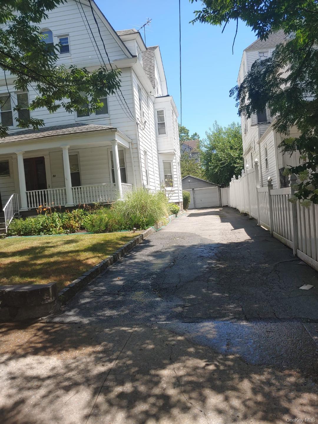 Photo 4 of this property