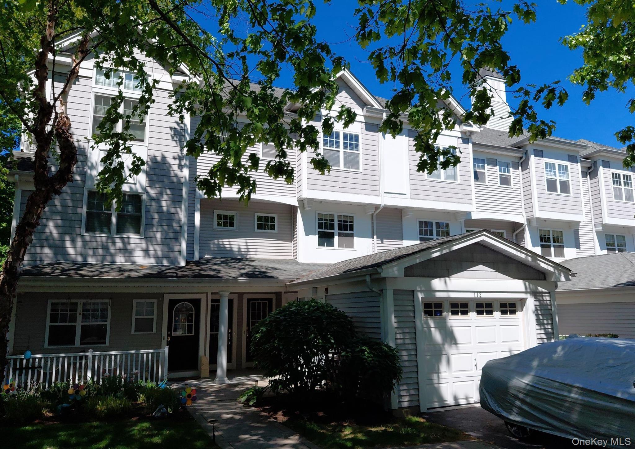 This Condo Style Home Features 2 Bedrooms, 2.5 Baths, Formal Dining Ro...